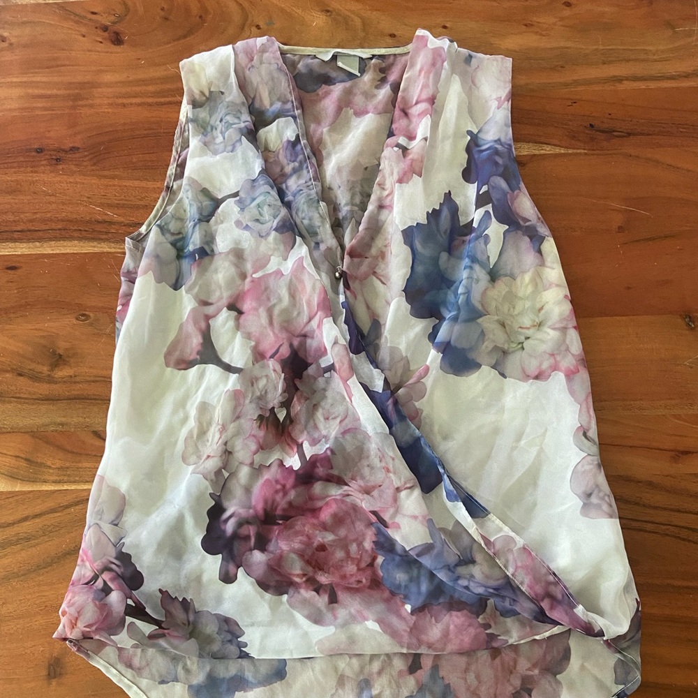 H&M floral blouse, size 6, flowy material, lightweight, sheer